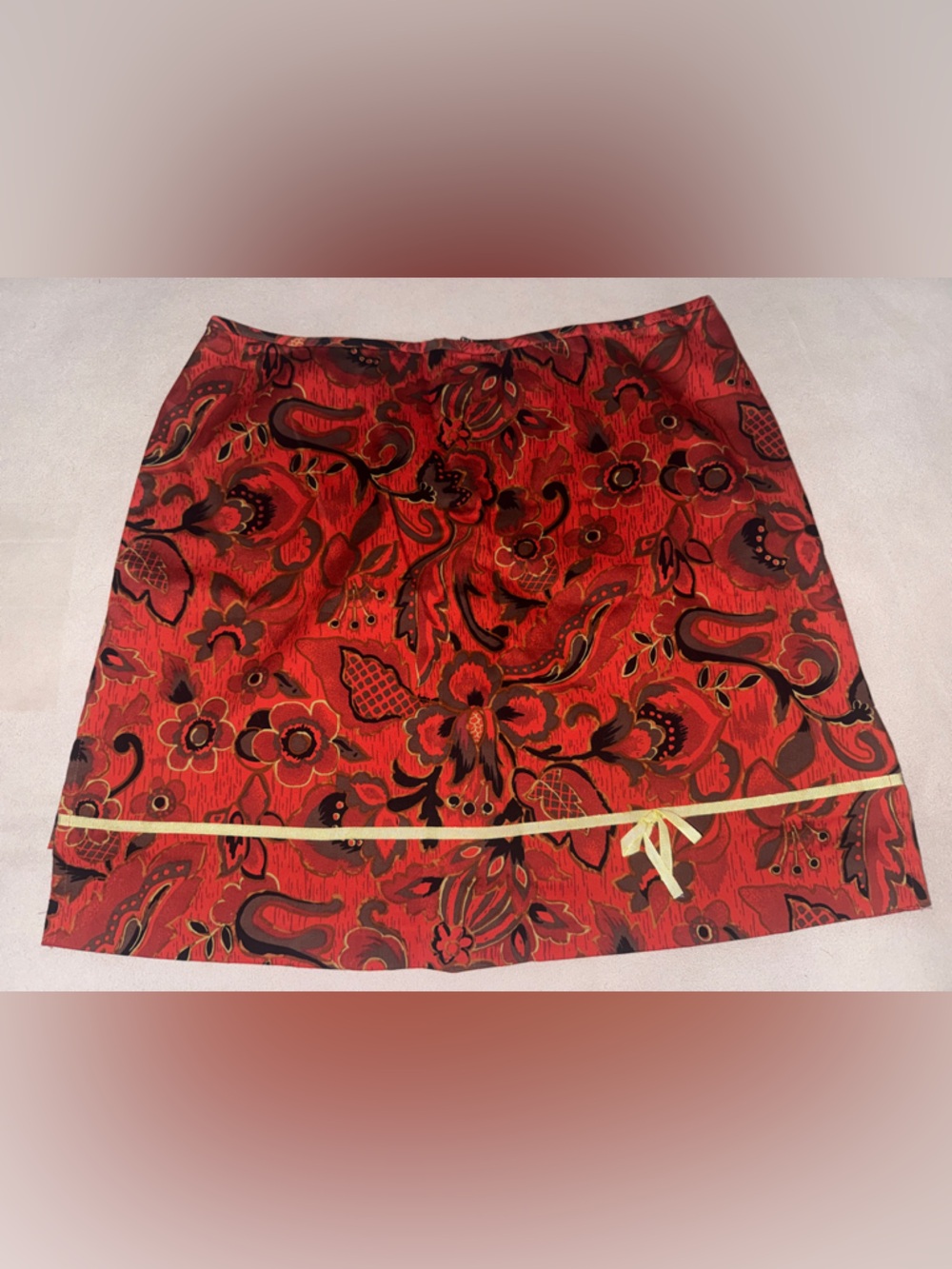 Anne Carson Red with yellow Trim skirt built in shorts